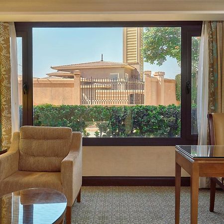 Hilton Alexandria King'S Ranch Hotel King Mariout Exterior foto A view of the hotel from a guest room