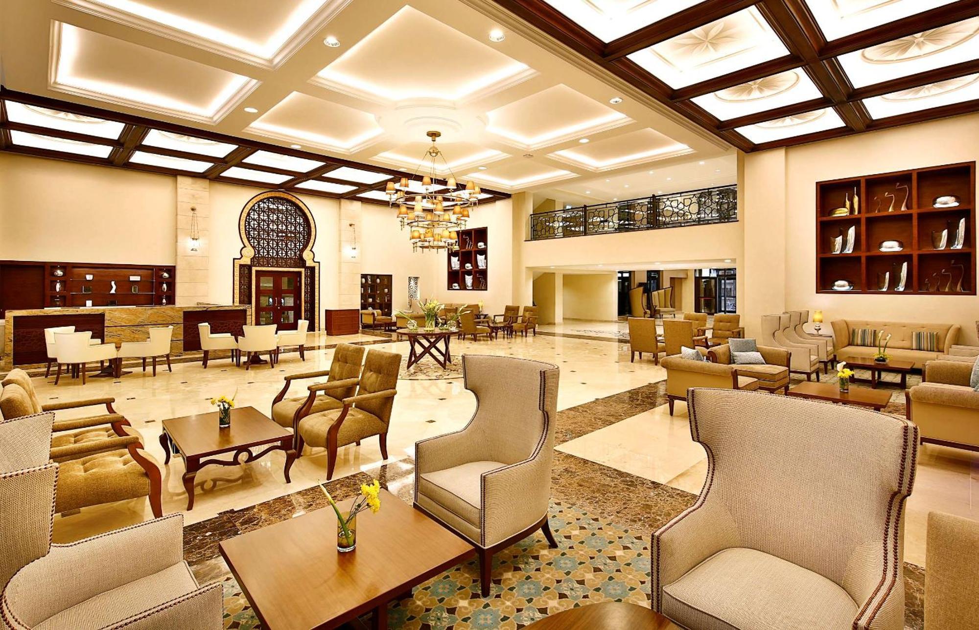 Hilton Alexandria King'S Ranch Hotel King Mariout Exterior foto The lobby of the hotel