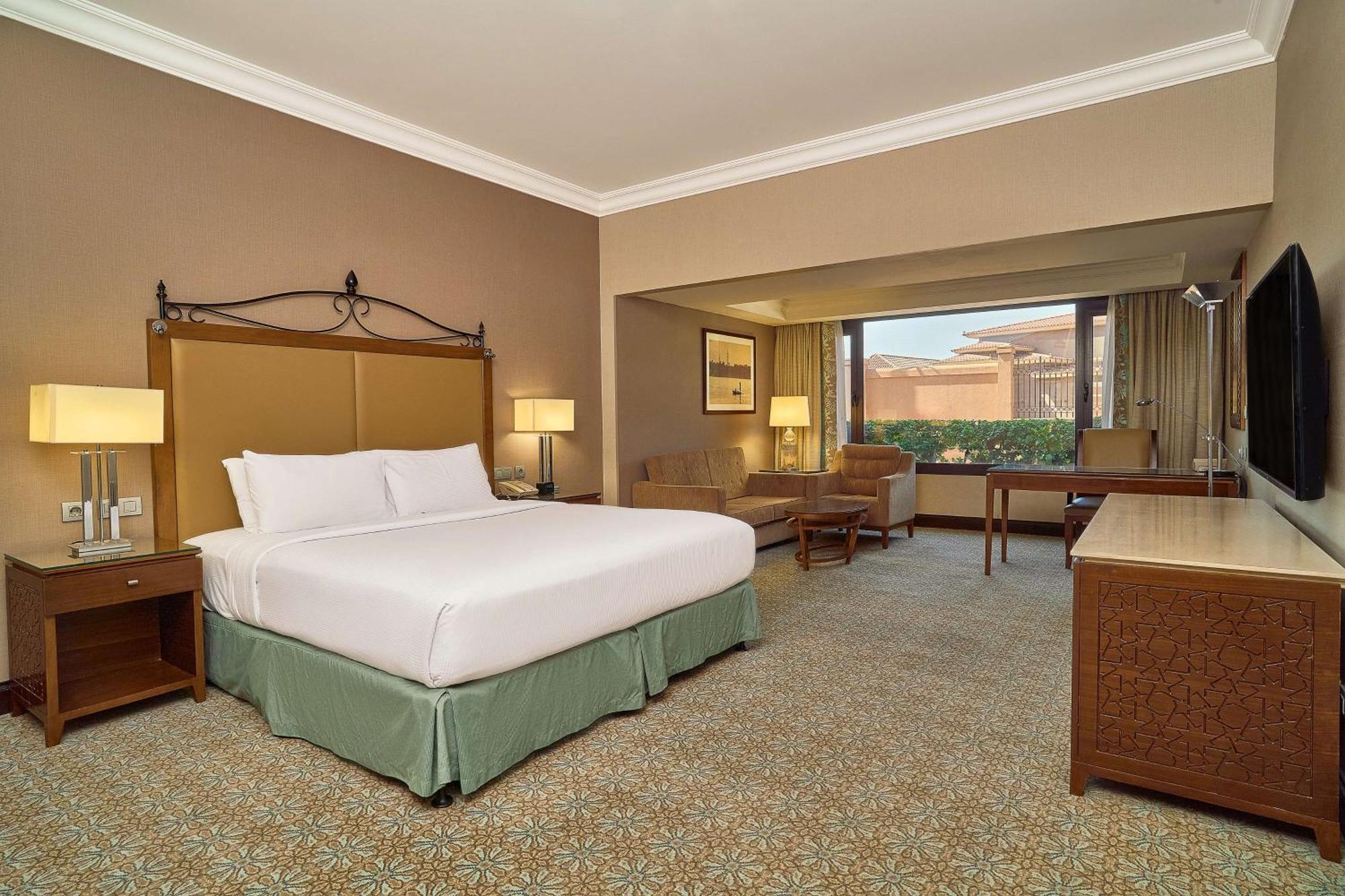 Hilton Alexandria King'S Ranch Hotel King Mariout Exterior foto A room at the Hilton Rome